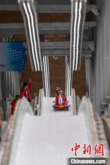 德國(guó)雪車隊(duì)結(jié)束滑行 國(guó)家雪車雪橇中心提供