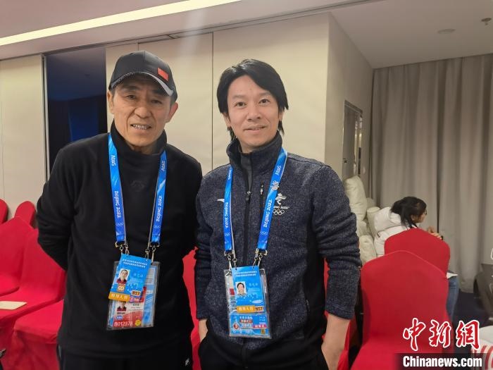 張文海與張藝謀的合影?！埼暮?供圖