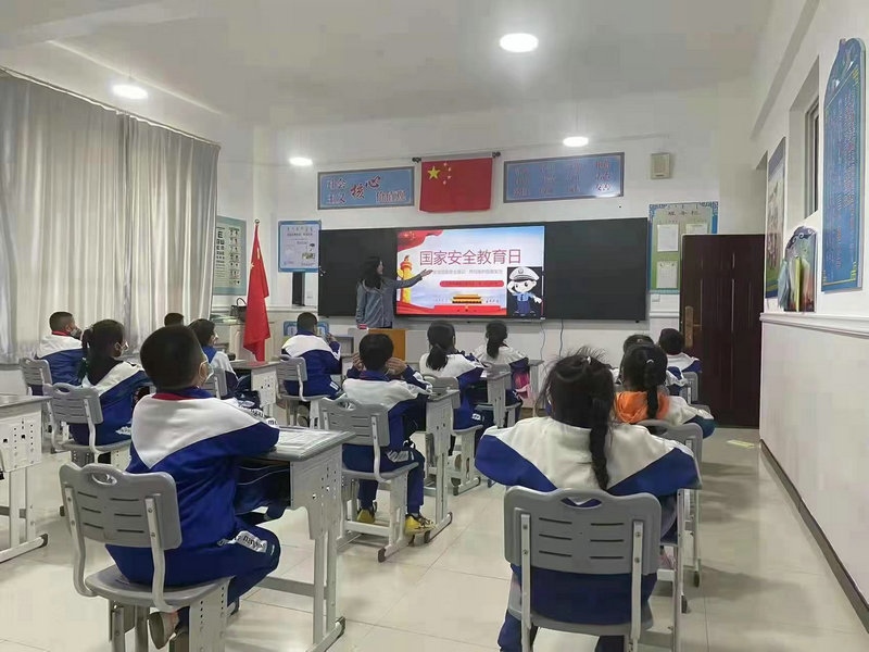 阿拉善國家安全進(jìn)校園.jpg