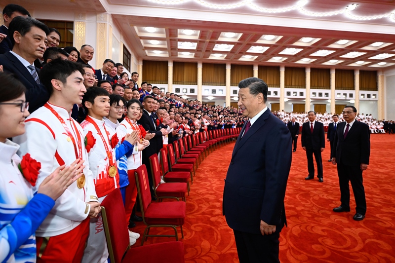 2022年4月8日，習(xí)近平總書記會見北京冬奧會、冬殘奧會突出貢獻(xiàn)集體代表、突出貢獻(xiàn)個人和中國體育代表團(tuán)成員。