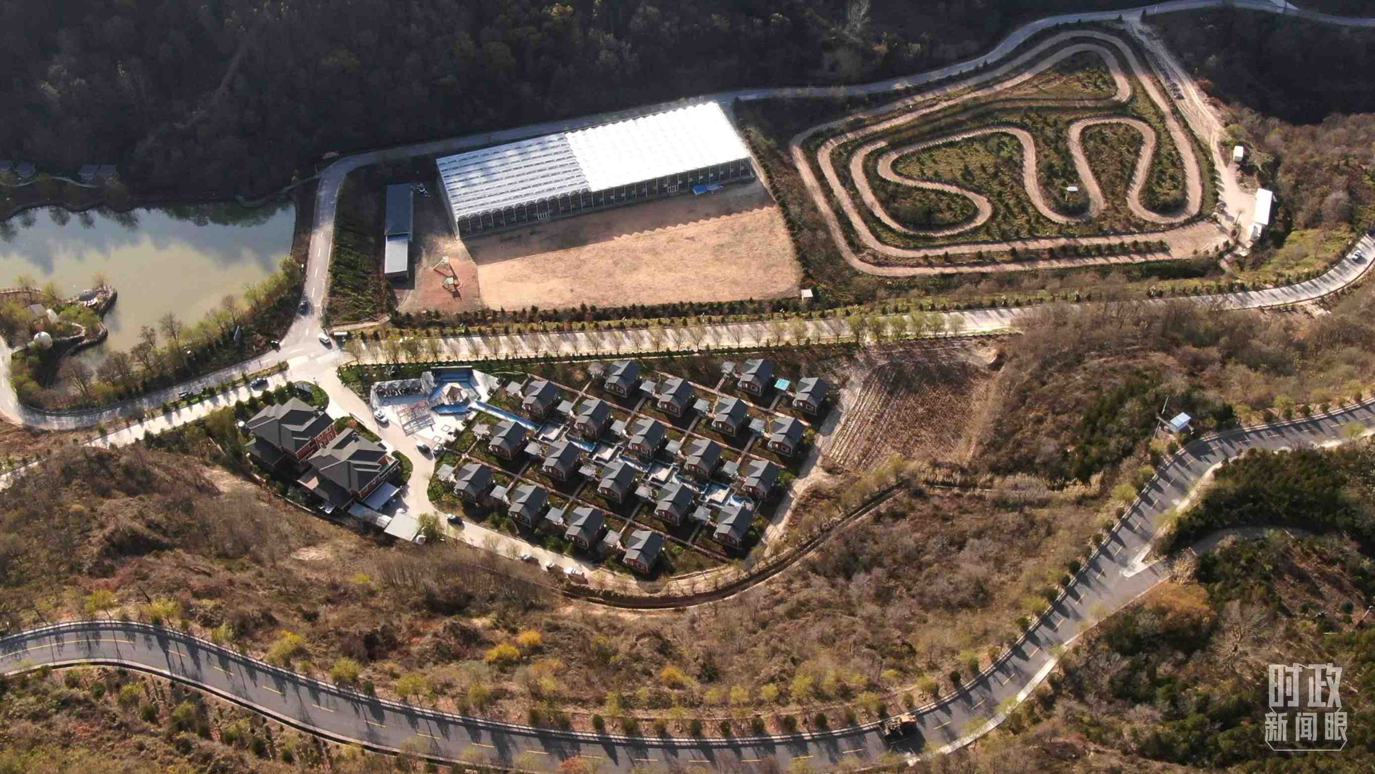 △延安市安塞區(qū)高橋鎮(zhèn)南溝村。2022年10月，總書(shū)記曾到這里考察調(diào)研。（總臺(tái)記者劉海濤、錢(qián)金庫(kù)拍攝）