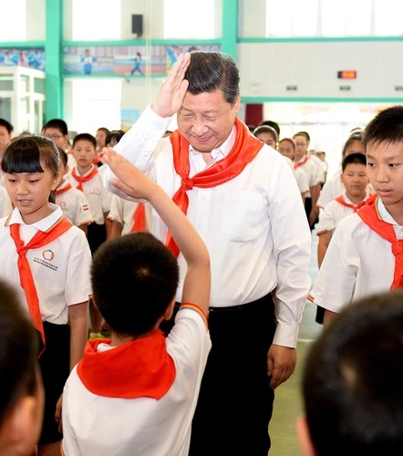 2014年5月30日，習(xí)近平總書記來到北京市海淀區(qū)民族小學(xué)，參加慶祝“六一”國際兒童節(jié)活動。新華社記者 李濤 攝