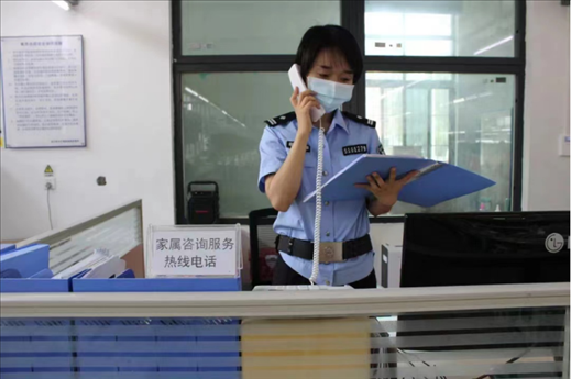 楊莎在工作。四川省女子強(qiáng)制隔離戒毒所供圖