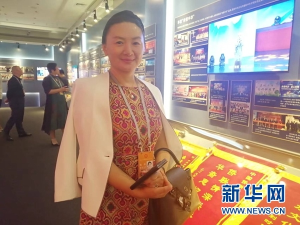 英國川商聯(lián)合總會會長宋汶栗。新華網(wǎng)記者 侯強(qiáng) 攝