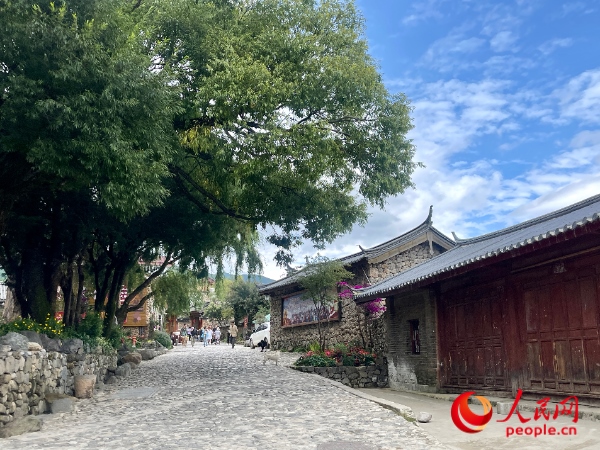 玉湖村村景。人民網(wǎng) 周靜圓攝
