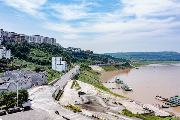 建成后的西沱鎮(zhèn)岸線環(huán)境綜合整治工程局部。受訪者供圖