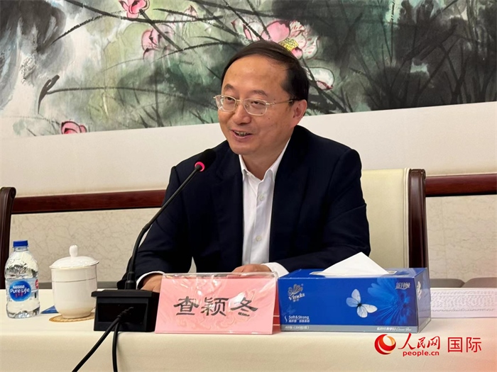 10月31日，蘇州市人民政府副市長(zhǎng)查穎冬在第五屆中法文化論壇媒體吹風(fēng)會(huì)上講話。（人民網(wǎng) 謝瑩攝）