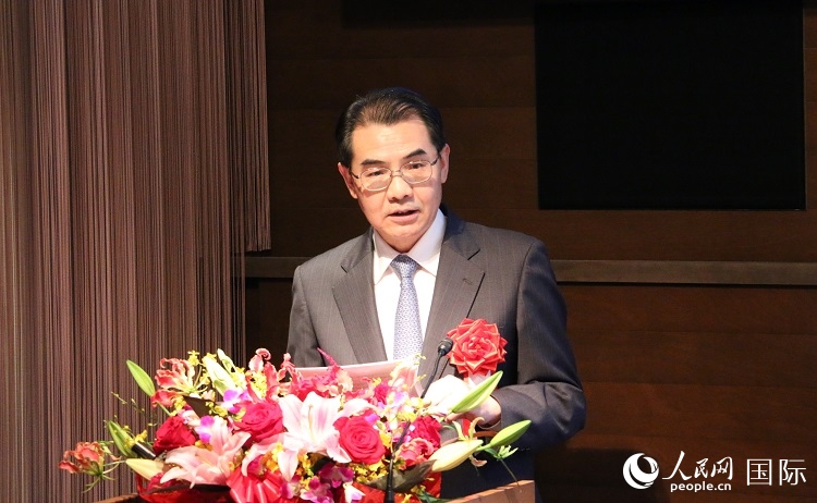 中國駐日本大使吳江浩發(fā)表致辭。人民網 許可攝