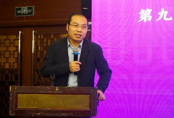 清華大學(xué)社會(huì)科學(xué)學(xué)院副院長(zhǎng)、政治學(xué)系長(zhǎng)聘教授孟天廣在研討會(huì)上總結(jié)發(fā)言。主辦方供圖