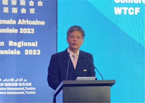2023世界旅游城市聯(lián)合會(huì)非洲區(qū)域突尼斯會(huì)議 世界旅游城市聯(lián)合會(huì)常務(wù)副秘書長李寶春致辭。主辦方供圖