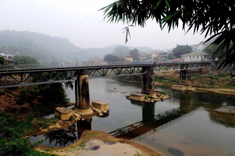 這是滇越鐵路連接中越兩國(guó)的中越鐵路大橋，橋的對(duì)岸是越南老街省（2010年3月20日攝）。