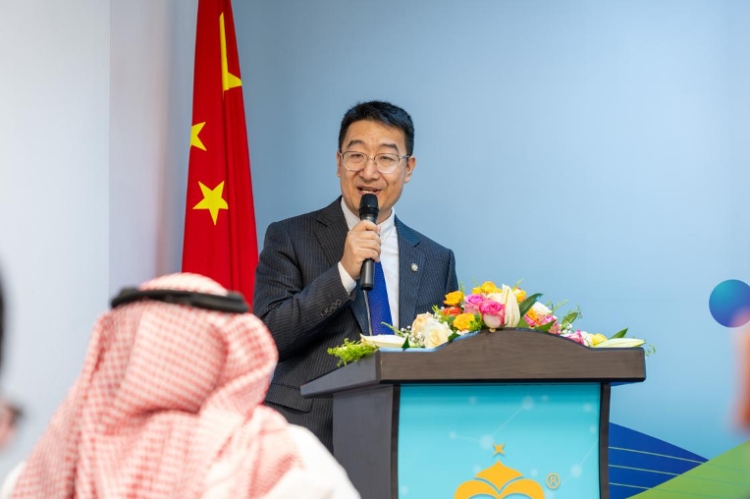 沙特智慧宮語言公司董事長馬永亮致辭。主辦方供圖