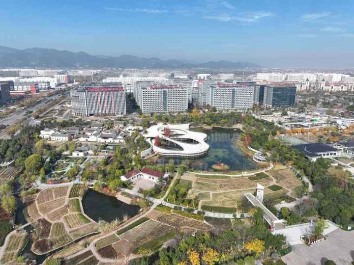 有機(jī)更新后的義烏城西街道橫塘村俯瞰圖。義烏城西街道供圖