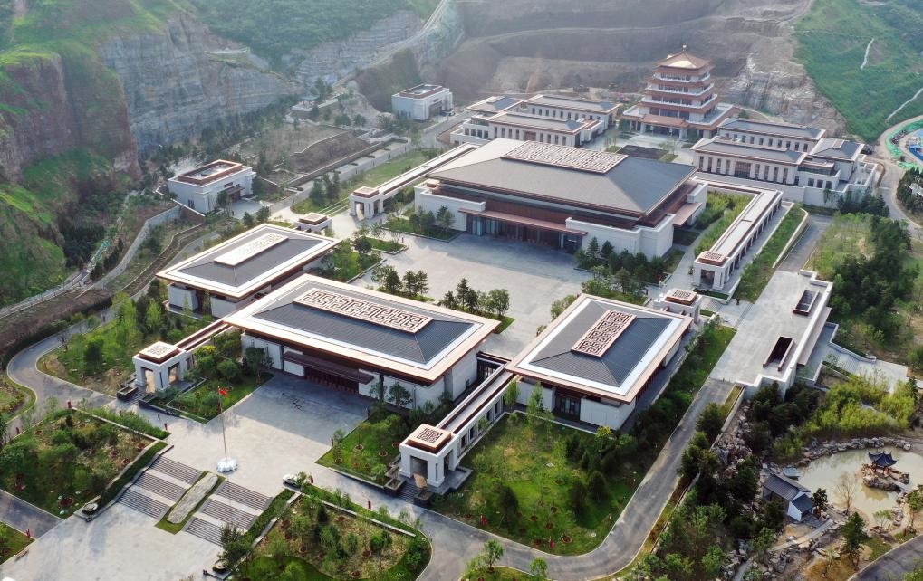 這是2022年7月30日拍攝的中國國家版本館中央總館（無人機(jī)照片）。新華社記者 李賀 攝