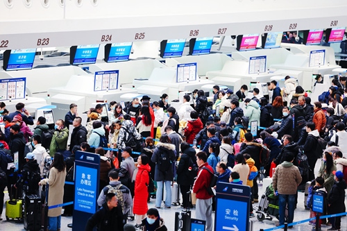 2024年春運(yùn)首日，大興機(jī)場(chǎng)預(yù)計(jì)保障進(jìn)出港旅客13.59萬(wàn)人次。大興機(jī)場(chǎng)供圖