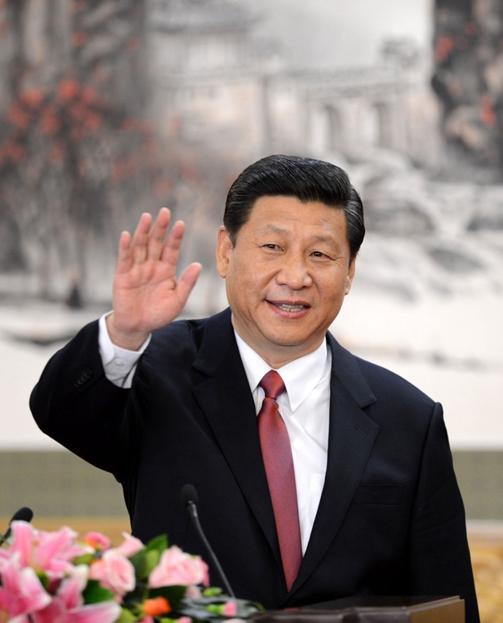 2012年11月15日，剛剛在中共十八屆一中全會上當(dāng)選中共中央總書記的習(xí)近平在北京人民大會堂同采訪十八大的中外記者親切見面。新華社記者 謝環(huán)馳 攝