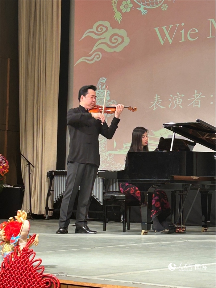 小提琴獨(dú)奏《Wie Melodien zieht es mir》《新春樂》，表演者：寧峰、韓卉菁（鋼琴伴奏）