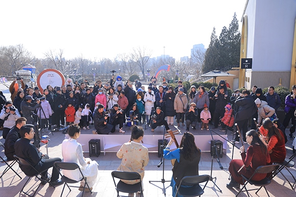 中國音樂學院“國樂快閃”演出。學校供圖