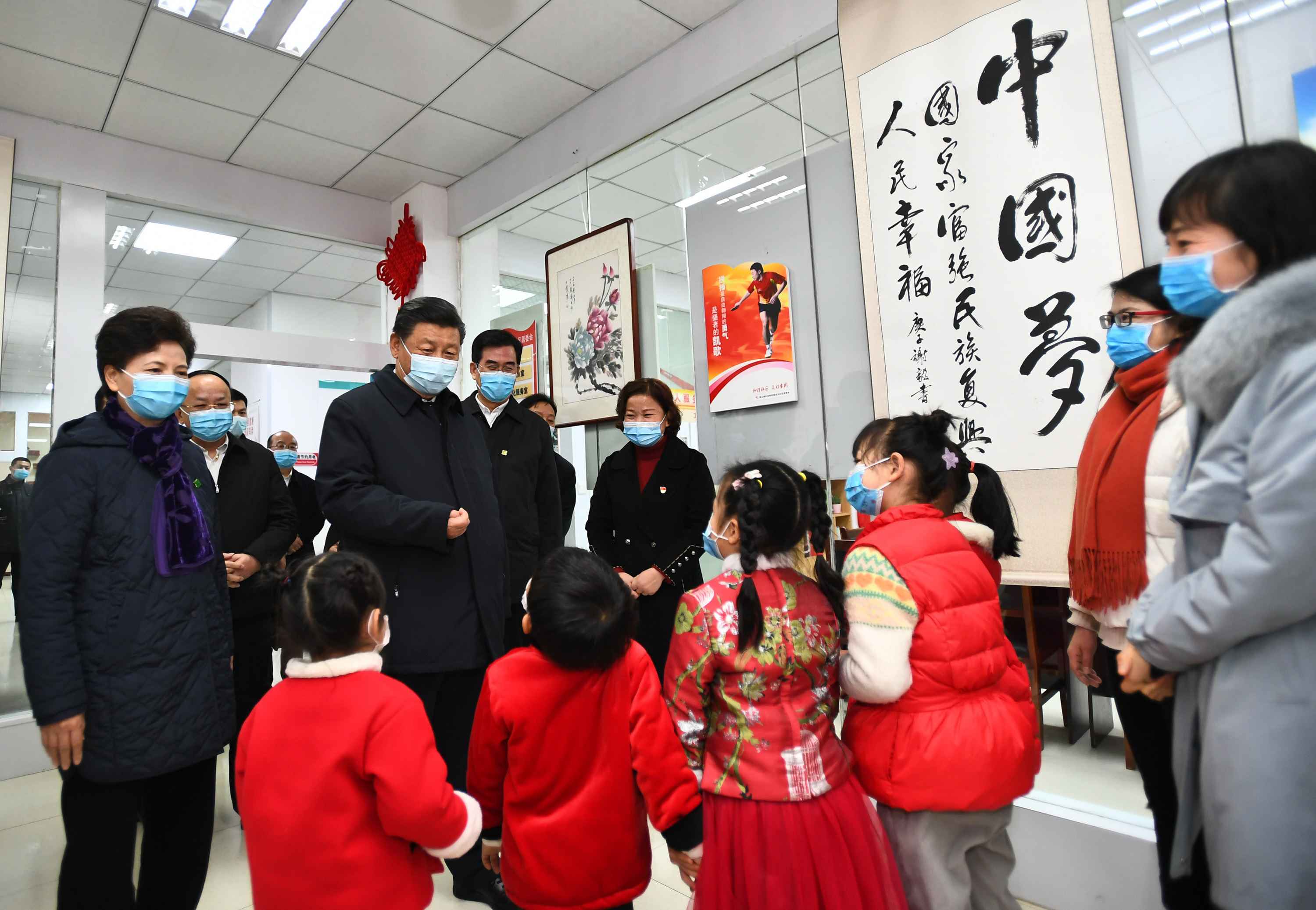 △ 2021年2月4日下午，習(xí)近平在貴陽市觀山湖區(qū)金陽街道金元社區(qū)，看望慰問社區(qū)居民。