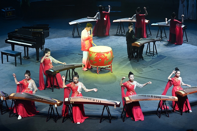 2024年1月21日，廣州，“第二屆粵港澳大灣區(qū)青少年音樂周”頒獎(jiǎng)典禮在融創(chuàng)廣州大劇院舉行。
