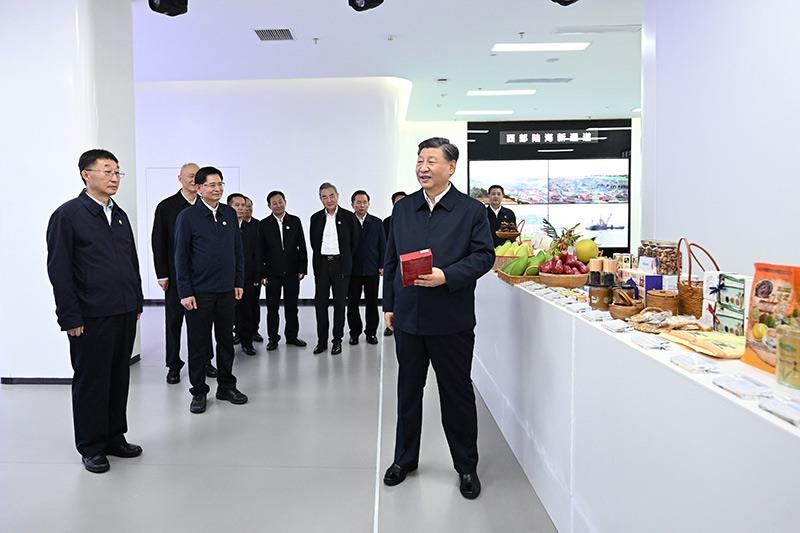2023年12月14日，習近平總書記在廣西南寧市考察中國－東盟信息港股份有限公司，了解中國－東盟經(jīng)貿(mào)合作等情況。