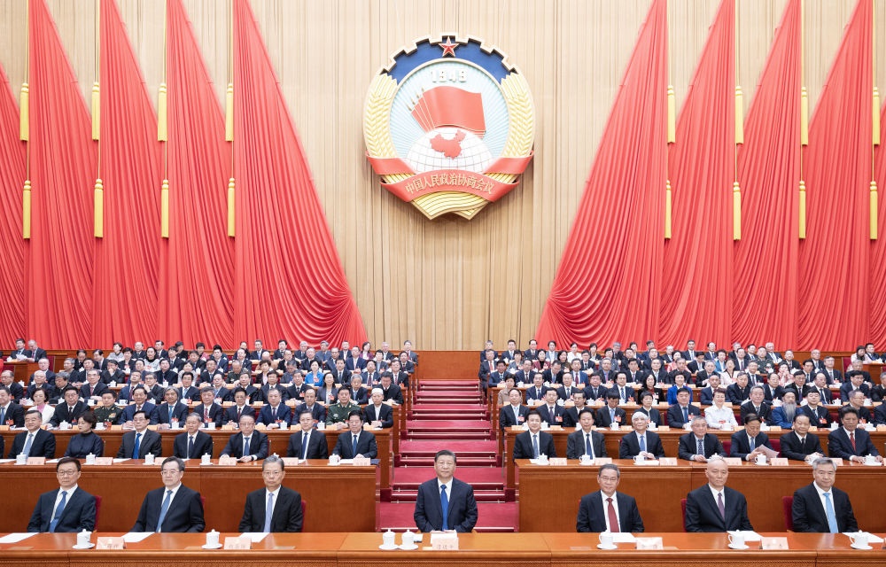 3月10日上午，中國(guó)人民政治協(xié)商會(huì)議第十四屆全國(guó)委員會(huì)第二次會(huì)議在北京人民大會(huì)堂閉幕。這是習(xí)近平、李強(qiáng)、趙樂(lè)際、蔡奇、丁薛祥、李希、韓正在主席臺(tái)就座。王滬寧主持閉幕會(huì)。