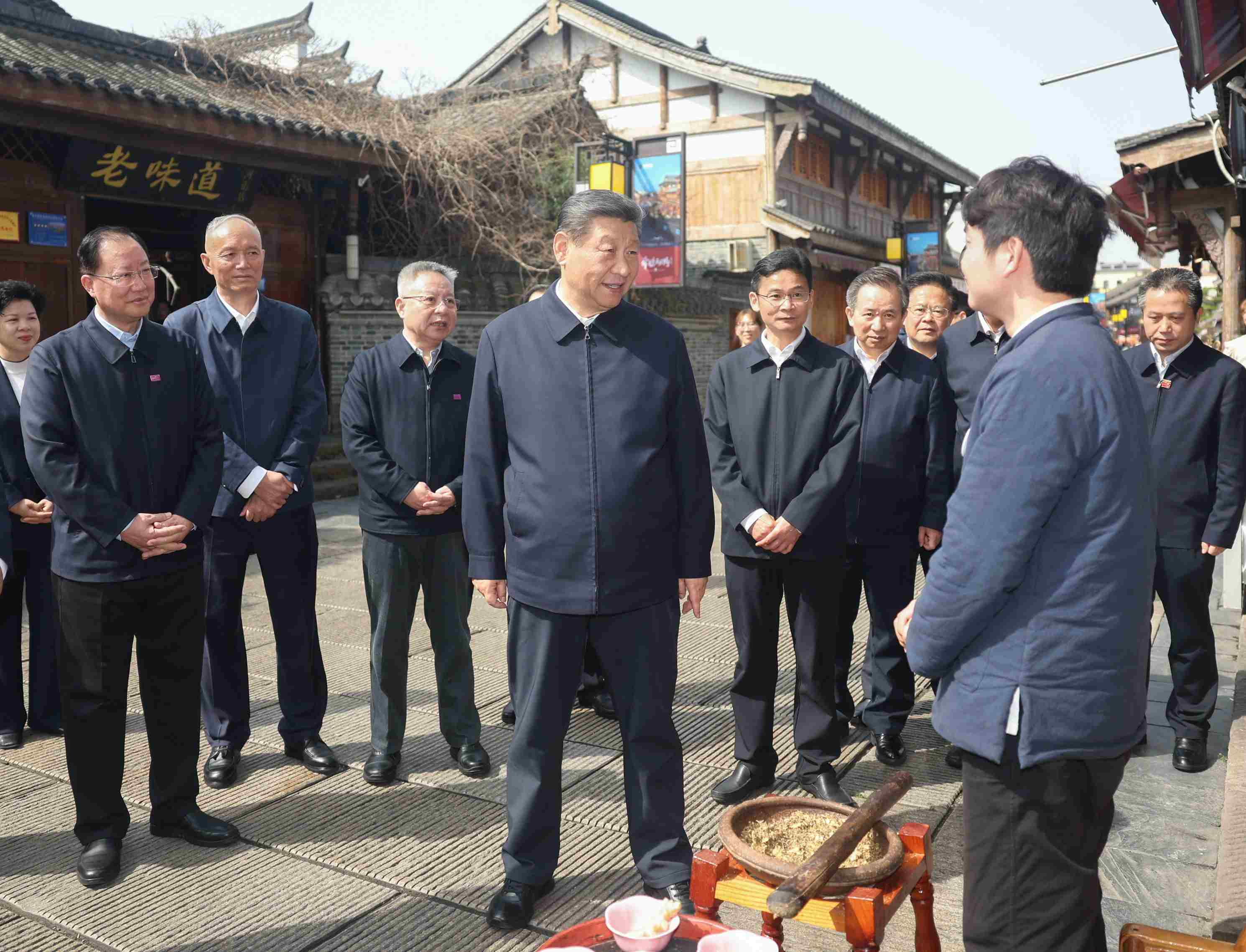△ 2024年3月19日，習(xí)近平總書(shū)記在湖南常德河街考察。