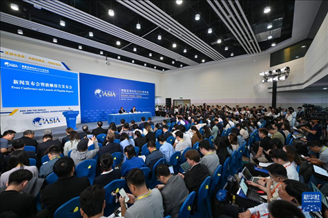 這是3月26日拍攝的博鰲亞洲論壇2024年年會新聞發(fā)布會現(xiàn)場。新華社記者 郭程 攝