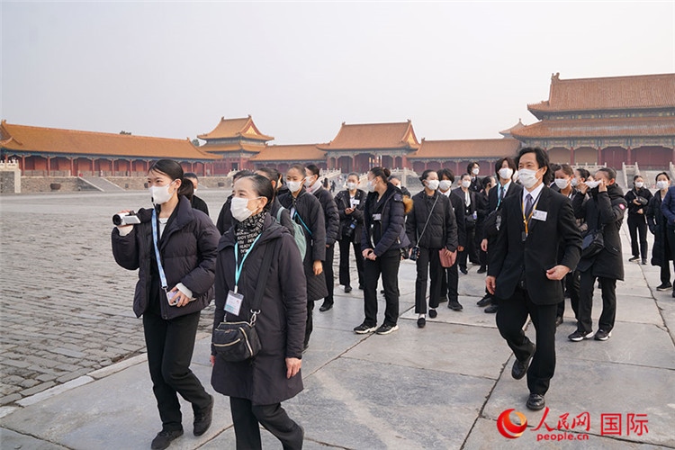松山芭蕾舞團青年代表團在故宮參觀。人民網(wǎng)記者 張麗婭攝