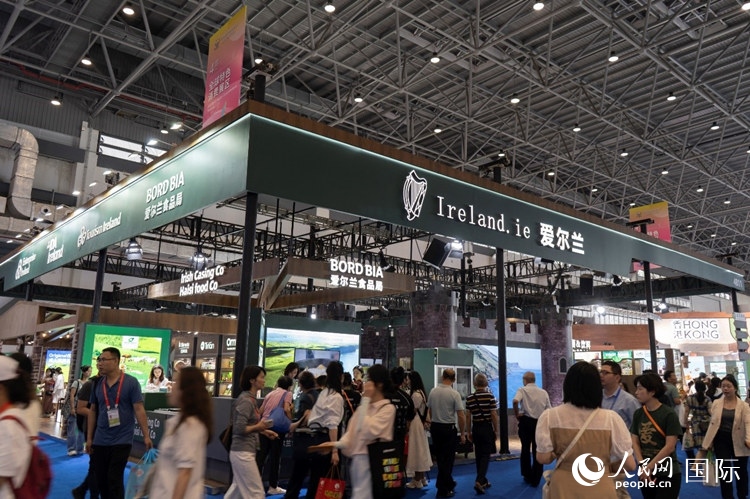 第四屆中國國際消費(fèi)品博覽會愛爾蘭國家館。人民網(wǎng) 常沙攝
