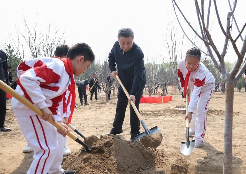 △2024年4月3日，習近平總書記來到北京市通州區(qū)潞城鎮(zhèn)參加首都義務(wù)植樹活動。
