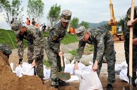 廣東多地出現(xiàn)洪澇災(zāi)情 部隊官兵全力進(jìn)行搶險救援