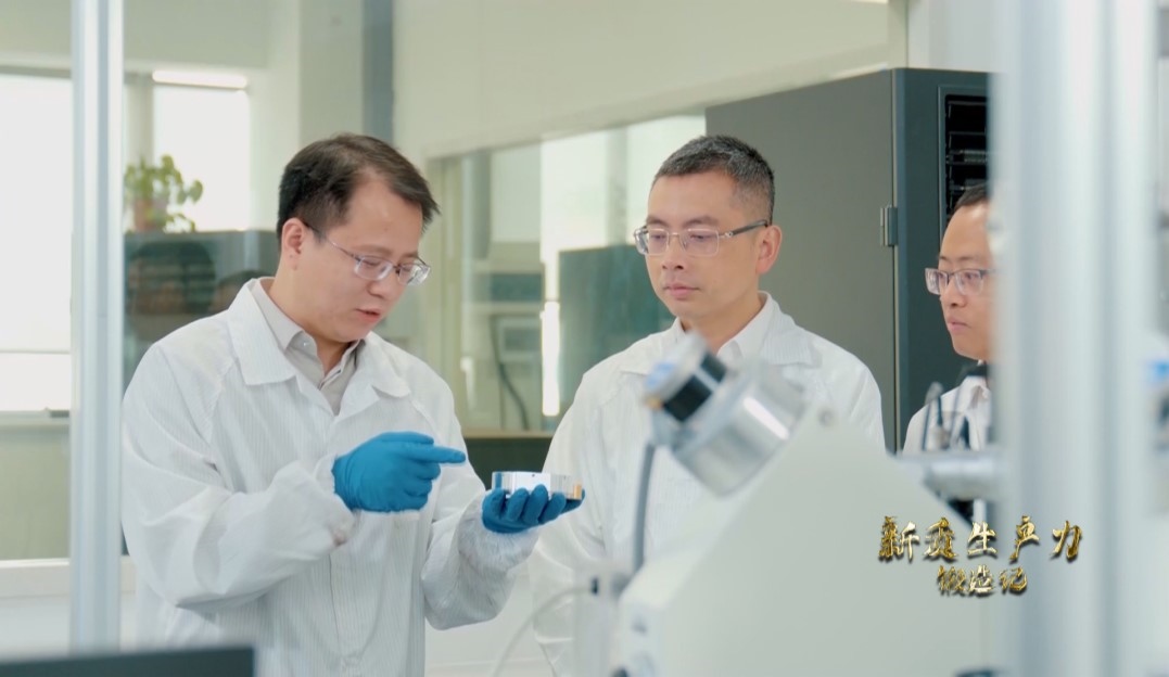 長沙巴斯夫杉杉電池材料研究院，正在進(jìn)行電池材料研究。