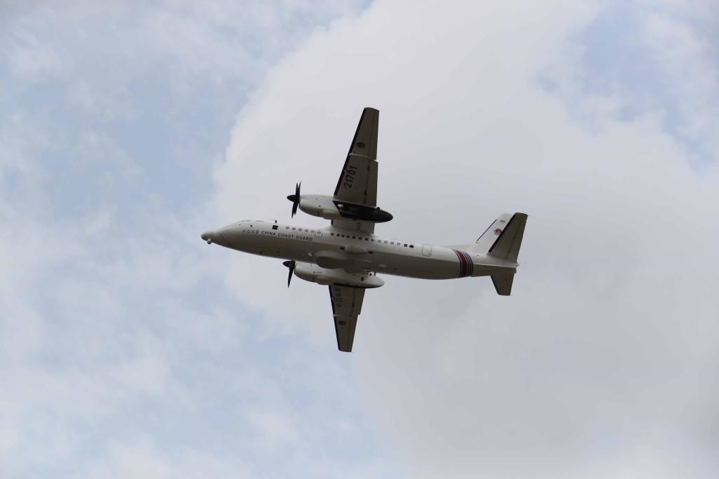 圖為5月14日海警飛機在休漁海域進行空中巡查。（中國海警局南海分局供圖）