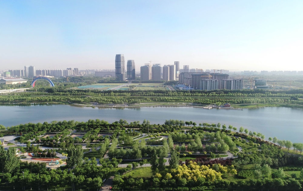 石家莊市滹沱河景色（2022年5月16日攝，無(wú)人機(jī)照片）。新華社記者 楊世堯 攝