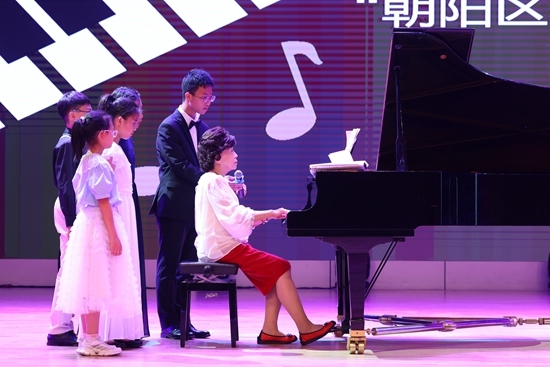 鮑蕙蕎擔任指導(dǎo)。通過專家的點評