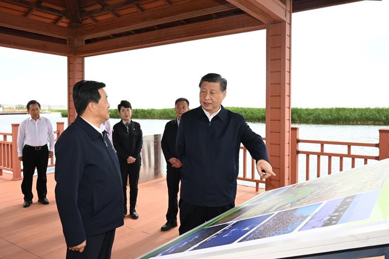 △2023年6月5日，習(xí)近平總書記在烏梁素?？疾臁? width=