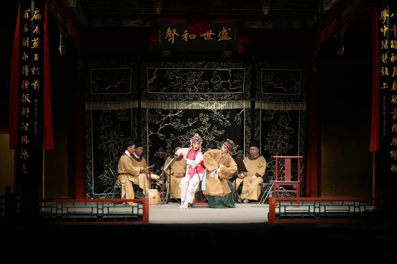 永嘉昆曲表演及音樂(lè)特點(diǎn)分享會(huì)在北京正乙祠戲樓舉行。