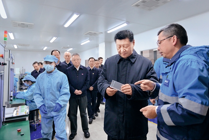 2024年3月18日至21日，中共中央總書記、國家主席、中央軍委主席習近平在湖南考察。這是18日下午，習近平在中德合資企業(yè)巴斯夫杉杉電池材料有限公司考察。 新華社記者 謝環(huán)馳/攝