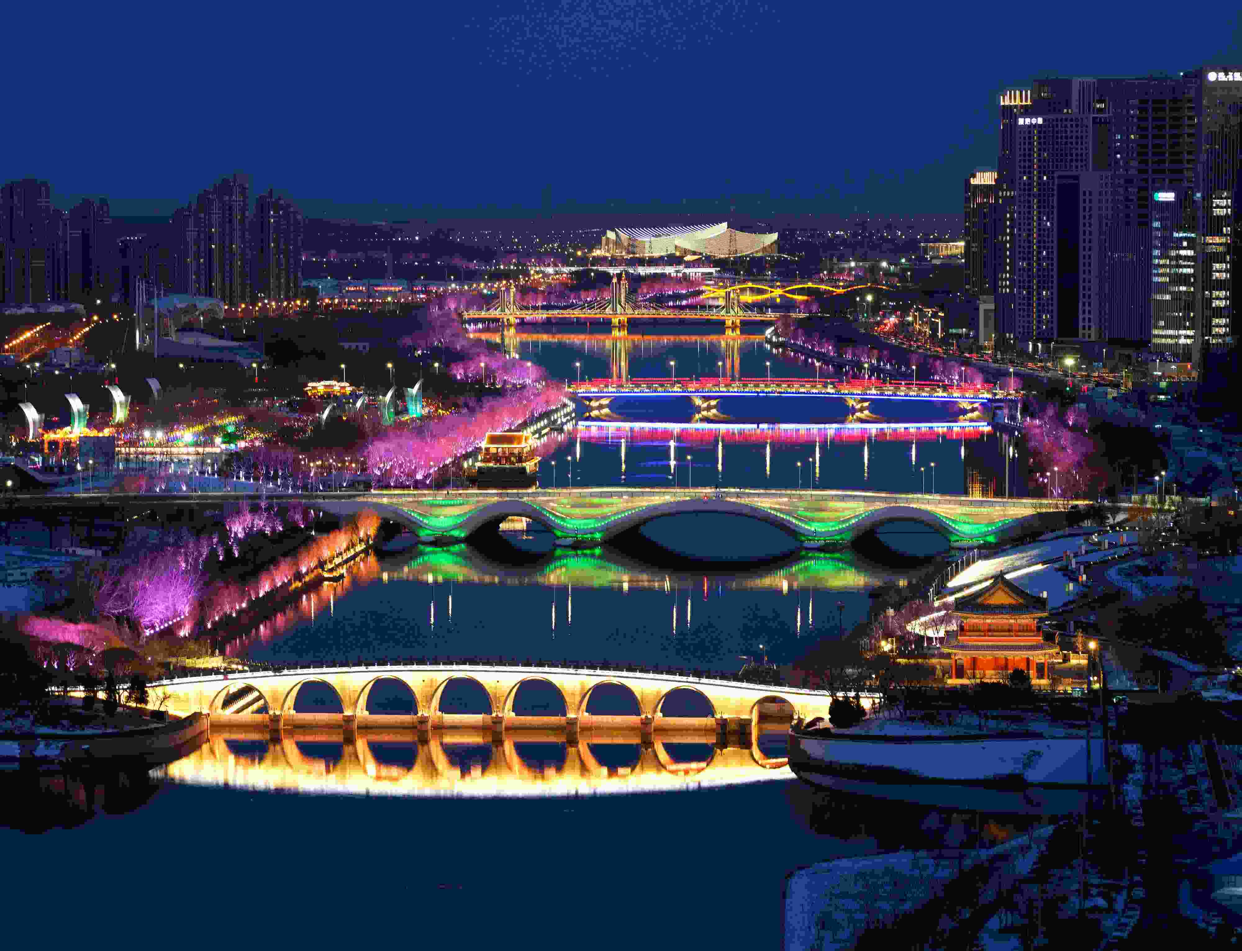 2024年2月22日，京杭大運河北京通州段夜景。