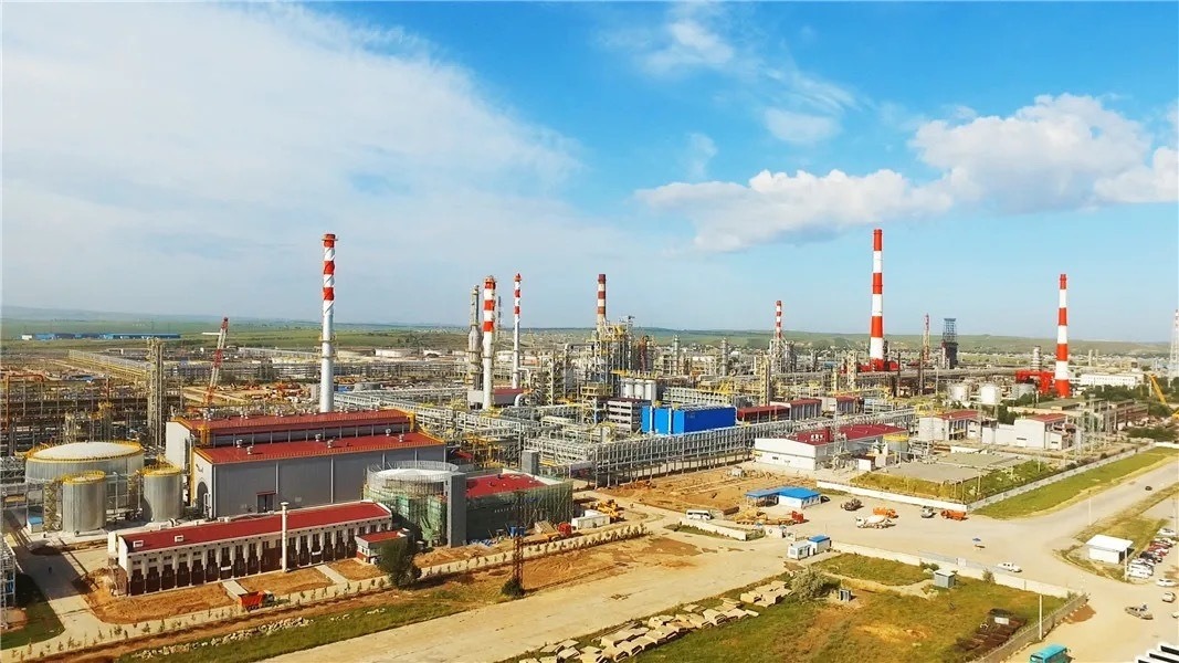 奇姆肯特煉油廠完成現(xiàn)代化改造后全景。（圖源：人民網(wǎng)）