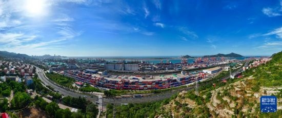 這是6月26日拍攝的中哈連云港物流合作基地（無(wú)人機(jī)照片）。新華社記者 季春鵬 攝
