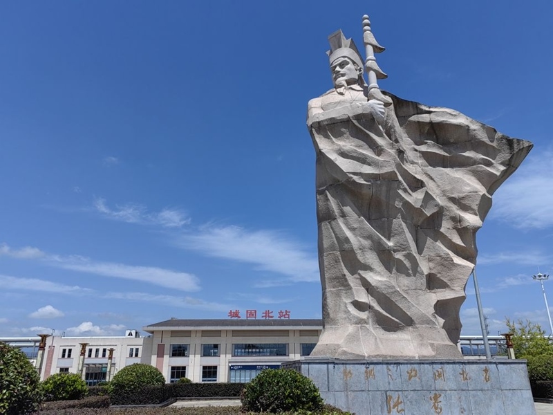 張騫雕塑。新華社記者 孫正好 攝