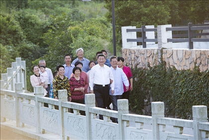 2015年5月25日，習近平總書記在浙江省舟山市定海區(qū)干覽鎮(zhèn)新建社區(qū)視察。