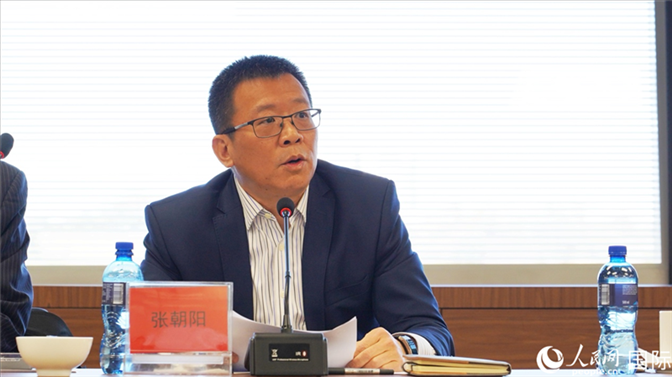 張朝陽代會(huì)長做協(xié)會(huì)上半年工作匯報(bào)。人民網(wǎng) 劉暢攝