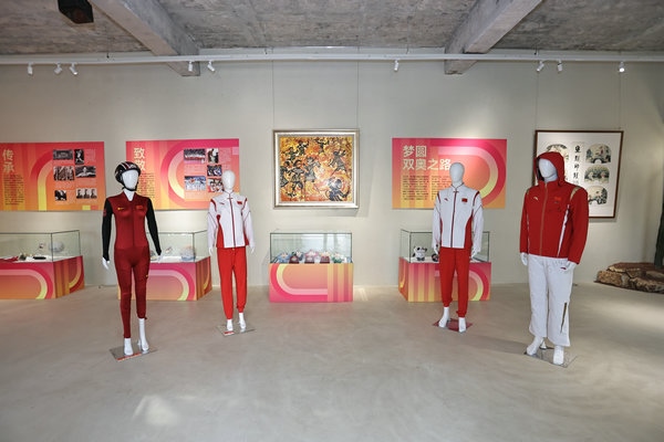 “揚帆起航 為巴黎喝彩”中國體育文化展展廳。 主辦方供圖