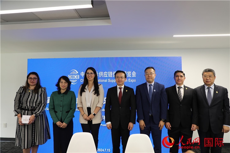 嘉賓合影。人民網(wǎng) 埃內(nèi)斯托·多明戈斯攝
