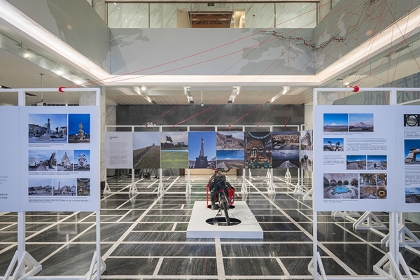 “東游記”展覽。校方供圖