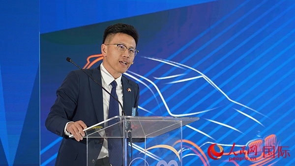 延鋒彼歐南非公司總經理張鑫致辭。人民網 張茜攝