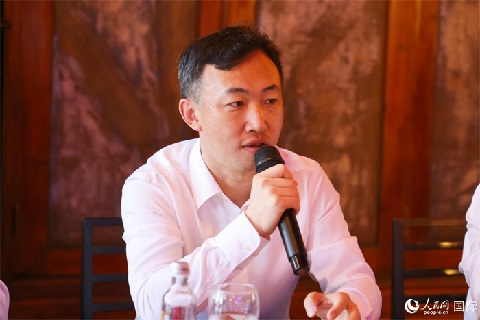 中國駐里約熱內(nèi)盧代總領(lǐng)事王海濤在座談會(huì)上致辭。人民網(wǎng)記者 陳海琪攝